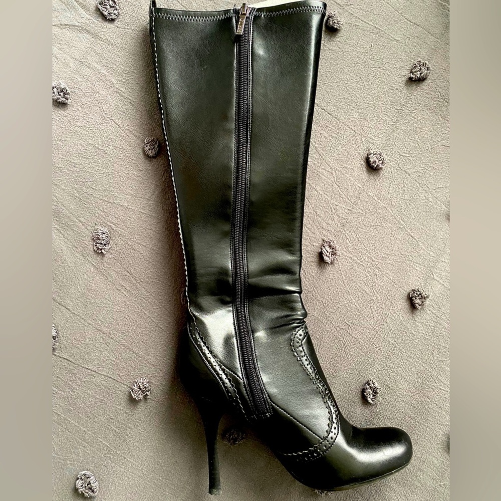 GUESS by Marciano black knee high stiletto heel boots. Size 6.5 M gently worn.